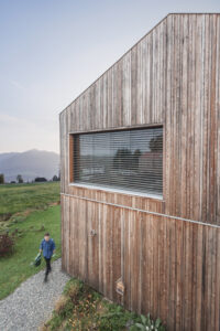 20191023 JA EL80S Custompix Loc1 Aussen04 1Fenster 010