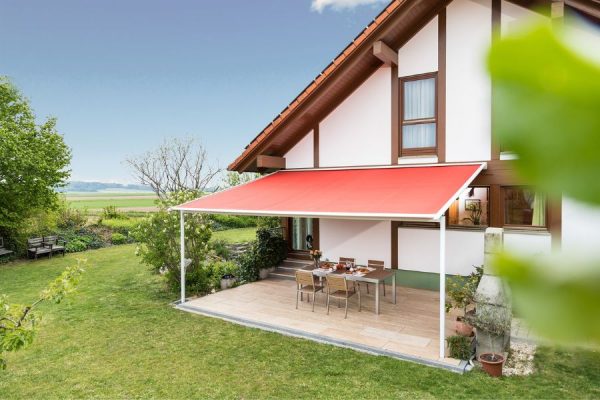 für Sonnenschutz und leichten Wetterschutz