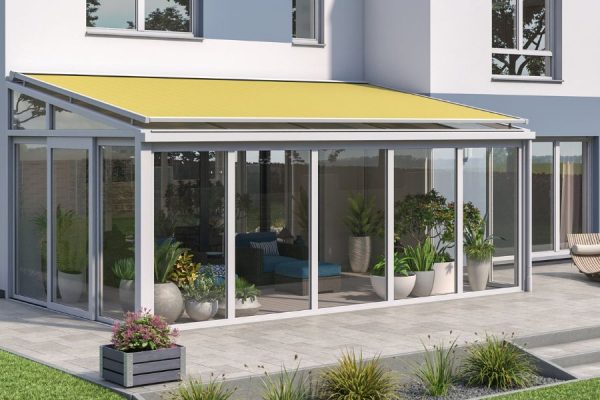 Wintergartenmarkise mit seitlich geführtem Tuch LifeZip