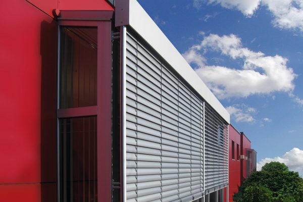 Freitragender Raffstore